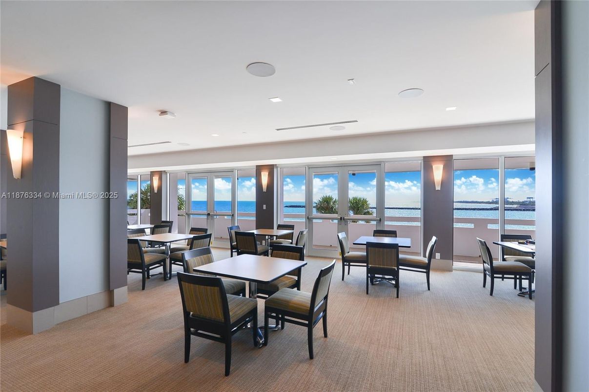 Dining room, Interior, Recessed Lighting, Water