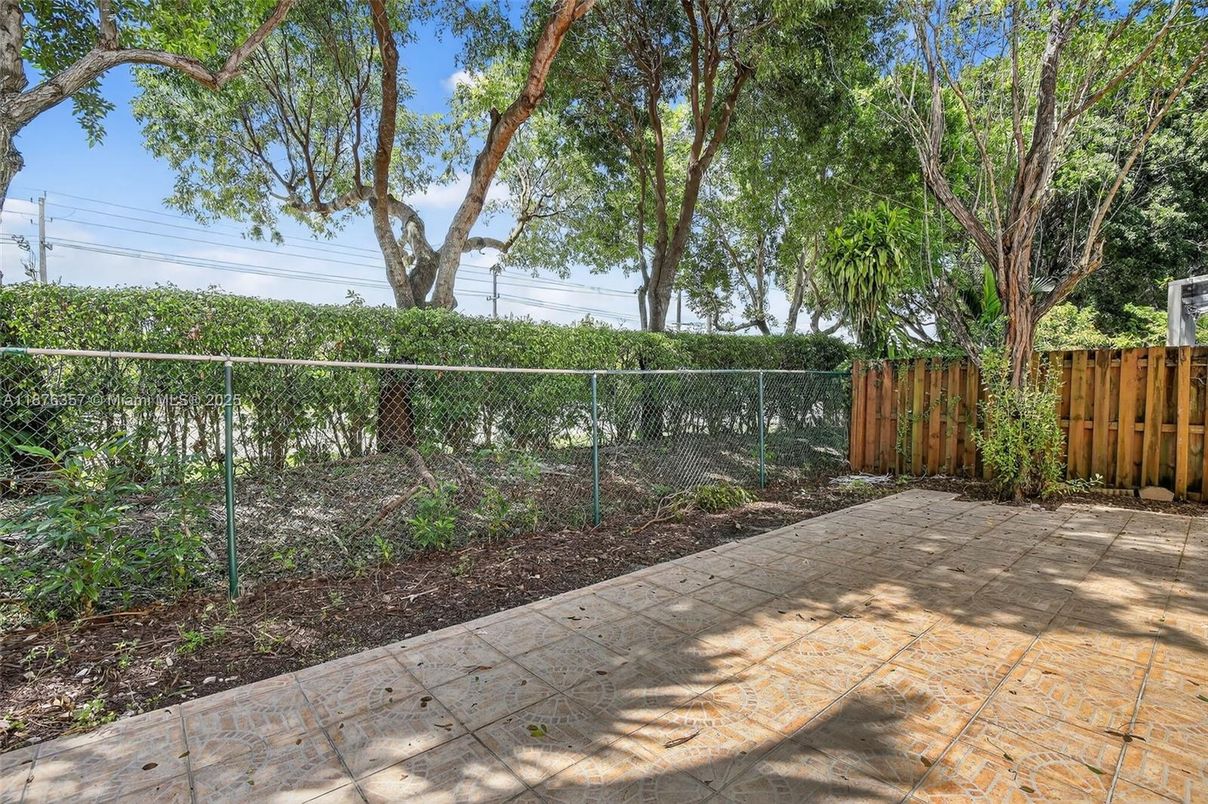 Backyard, Exterior