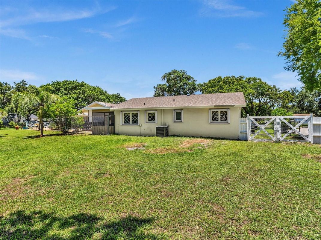 Backyard, Exterior