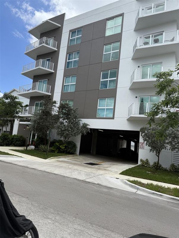 Exterior, Facade, Condo Building