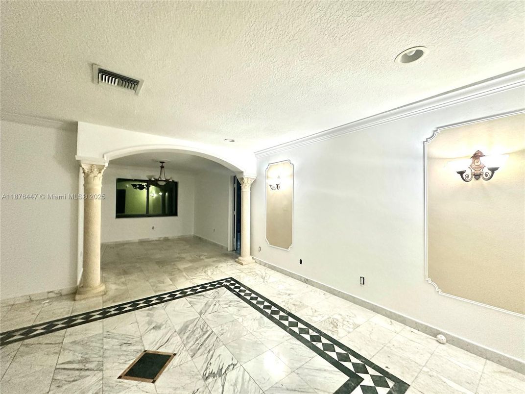 Empty room, Interior, Marble, Recessed Lighting