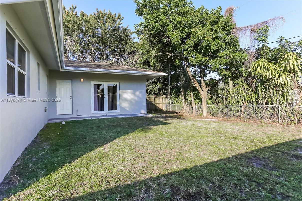 Backyard, Exterior