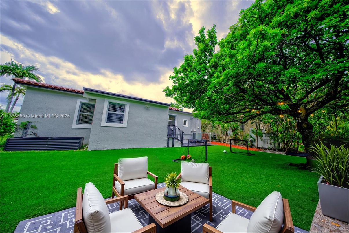 Backyard, Exterior