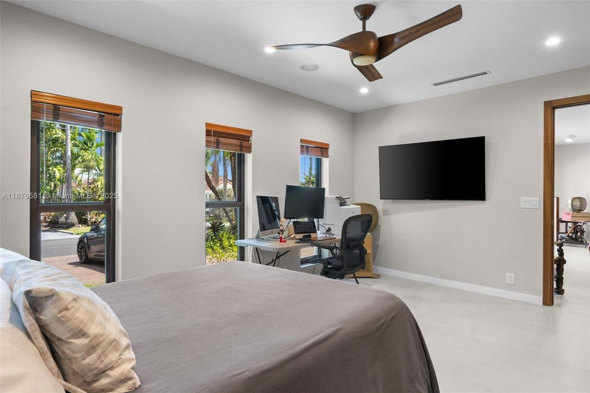 Bedroom, Home Office, Interior, Recessed Lighting