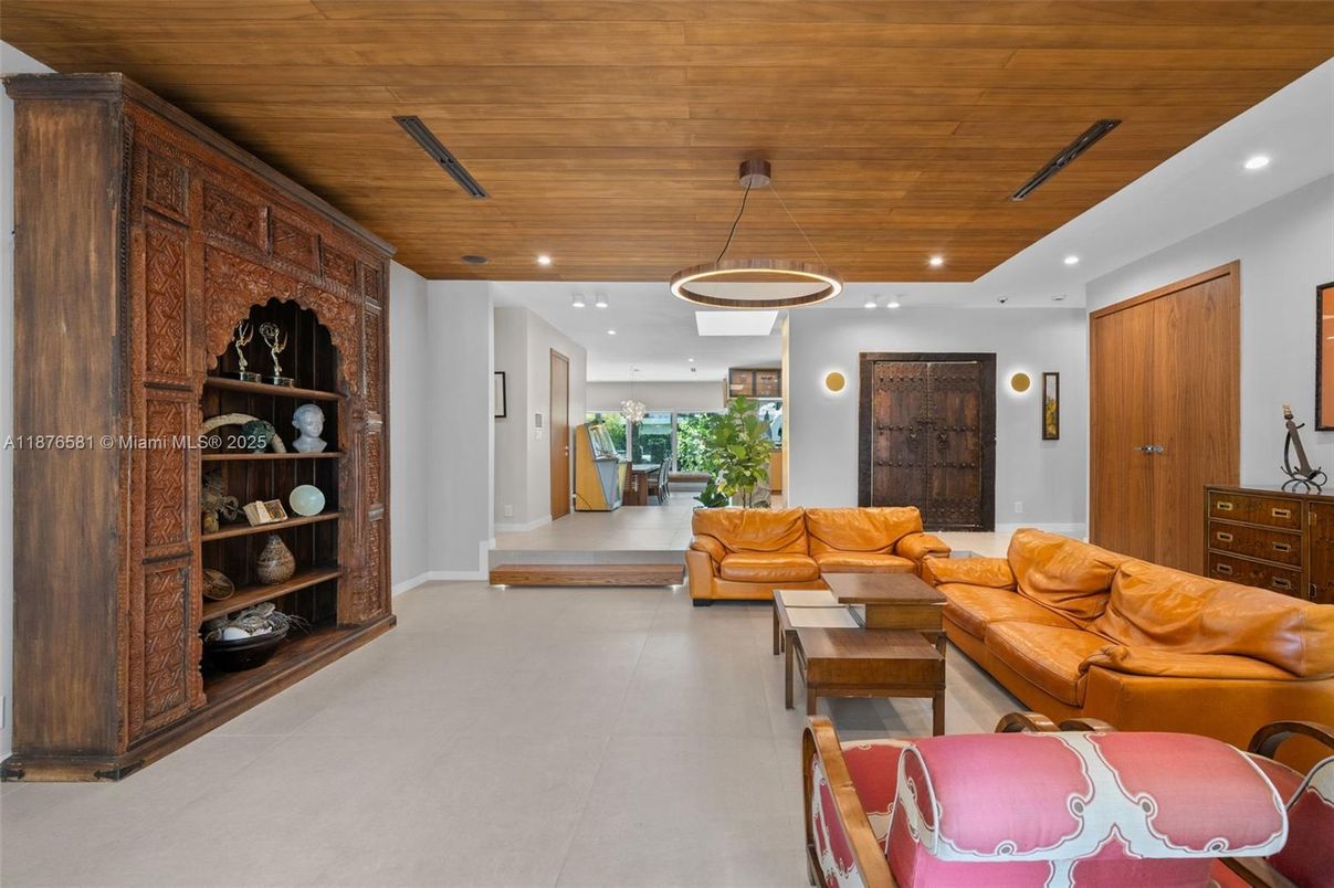 Interior, Living room, Pendant Lights, Recessed Lighting, Wooden Ceilings