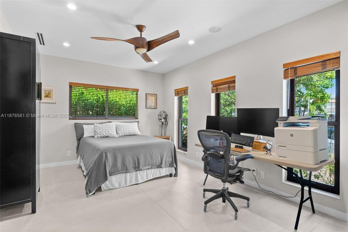 Bedroom, Home Office, Interior, Recessed Lighting