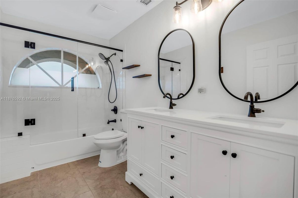 Bathroom, Dual Sink Vanities, Interior