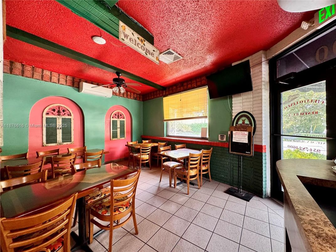 Dining room, Interior