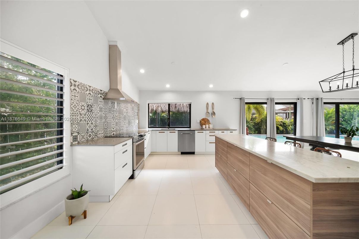 Interior, Kitchen, Pendant Lights, Recessed Lighting, Stainless Steel Appliances