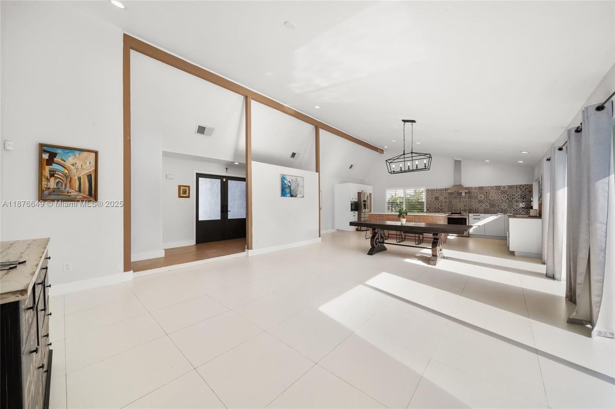 Dining room, Interior, Kitchen, Pendant Lights, Recessed Lighting, Wooden Beams