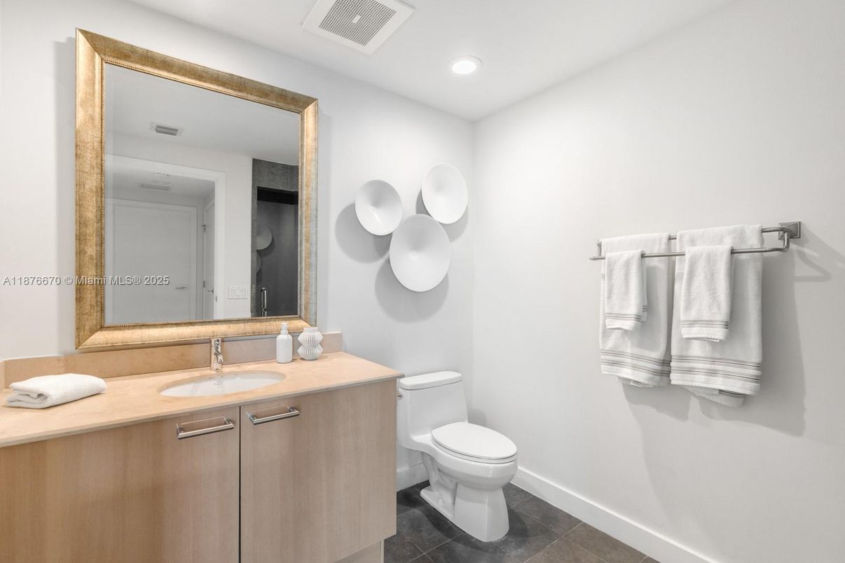 Bathroom, Interior, Recessed Lighting