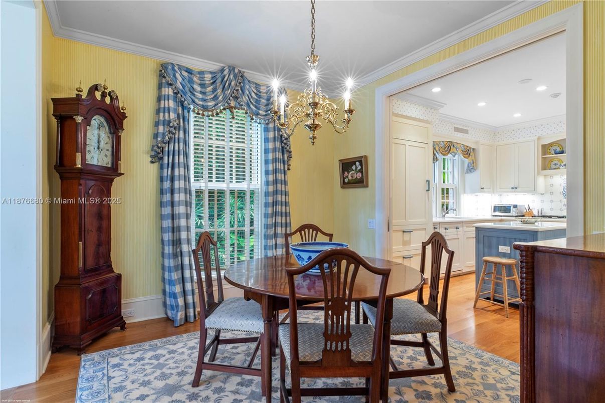 Chandelier, Dining room, Interior, Kitchen, Recessed Lighting, Wood Texture Flooring