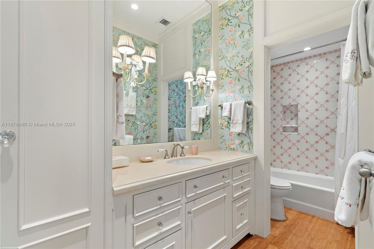 Bathroom, Interior, Recessed Lighting, Wood Texture Flooring