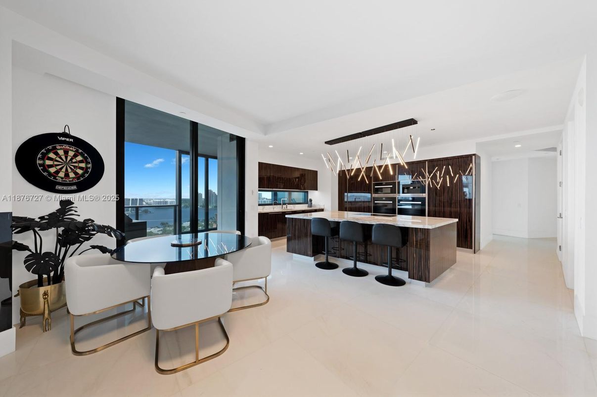 Dining room, Interior, Kitchen, Pendant Lights, Recessed Lighting