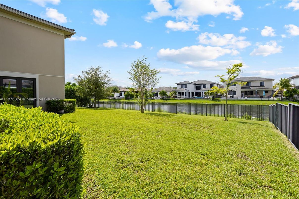 Backyard, Exterior, Water