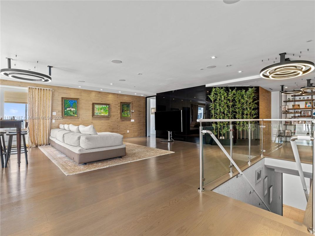 Interior, Living room, Pendant Lights, Recessed Lighting, Wood Texture Flooring, Wooden Walls
