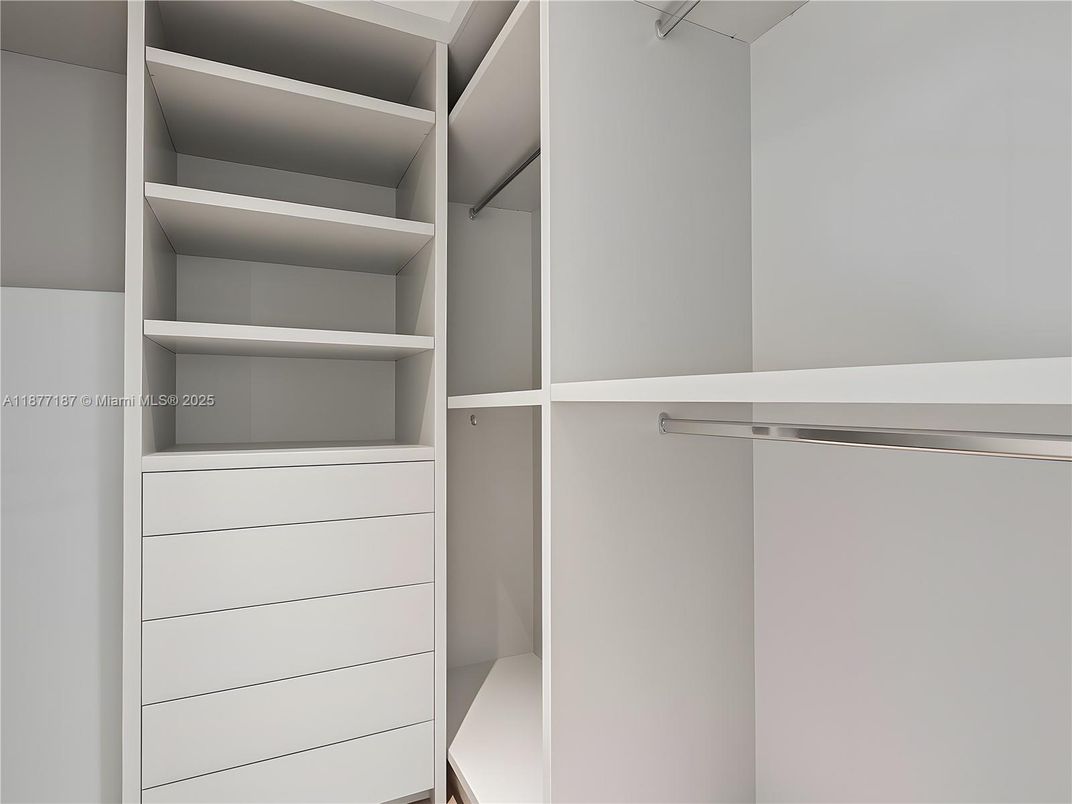 Interior, Walk-in Closets