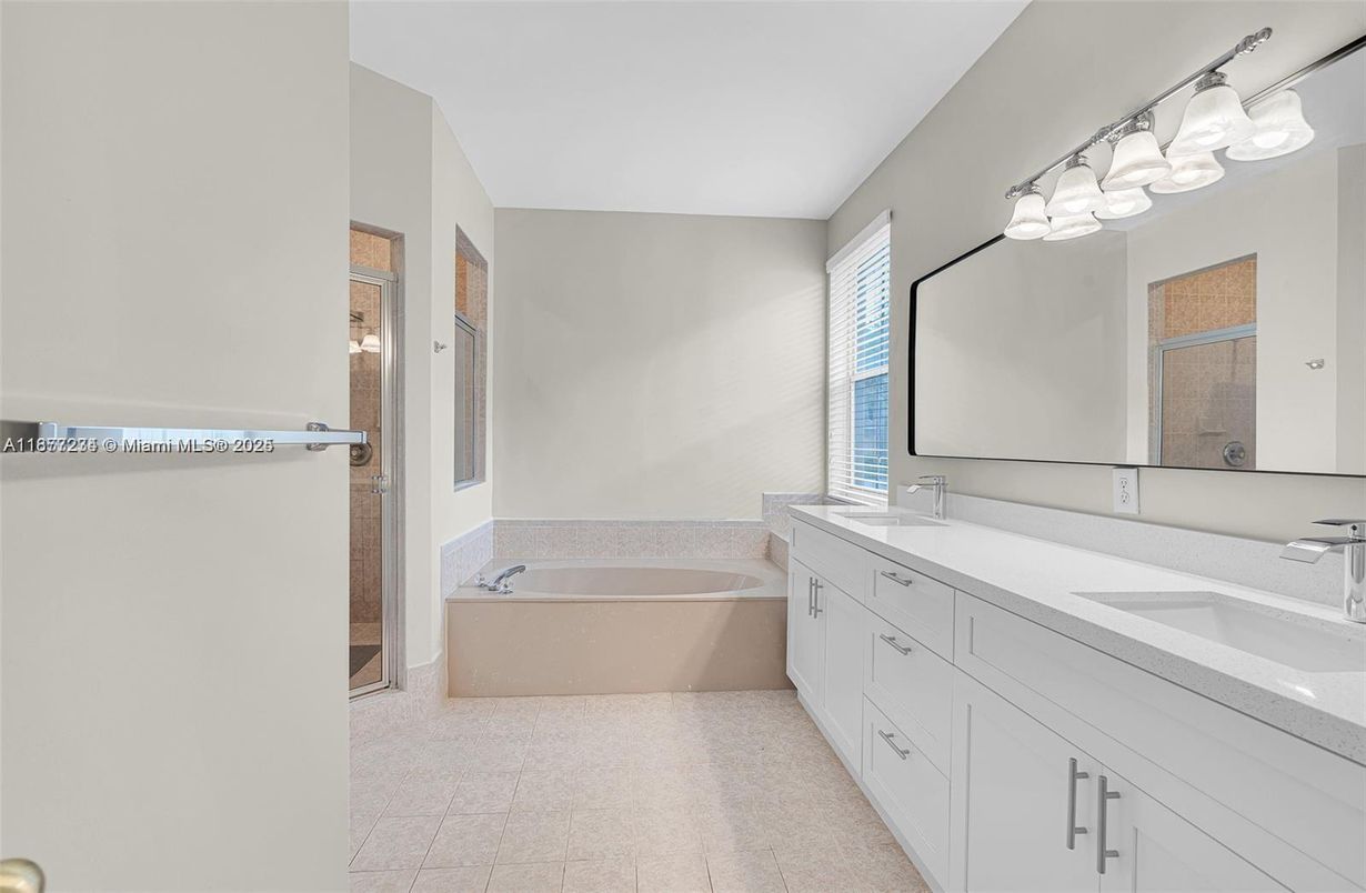 Bathroom, Dual Sink Vanities, Interior