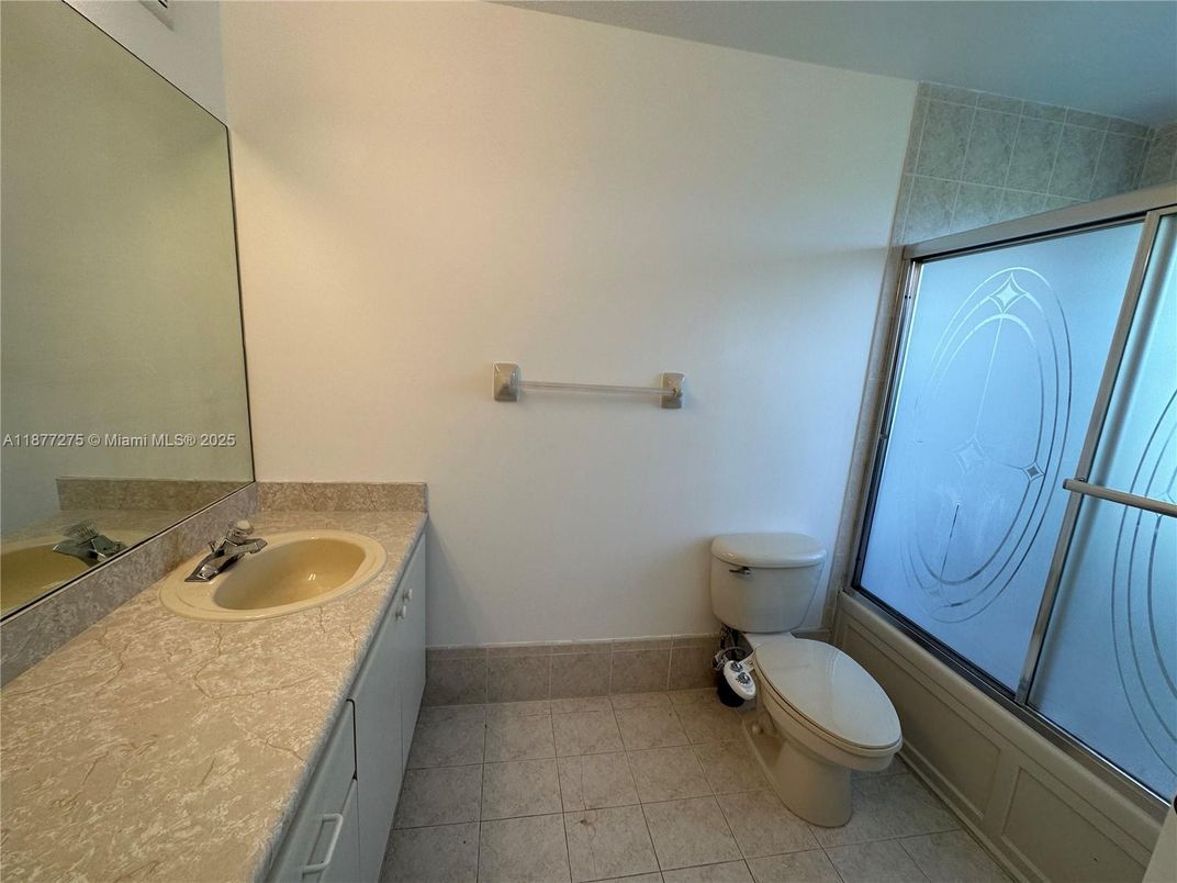 Bathroom, Interior, Tile Countertops