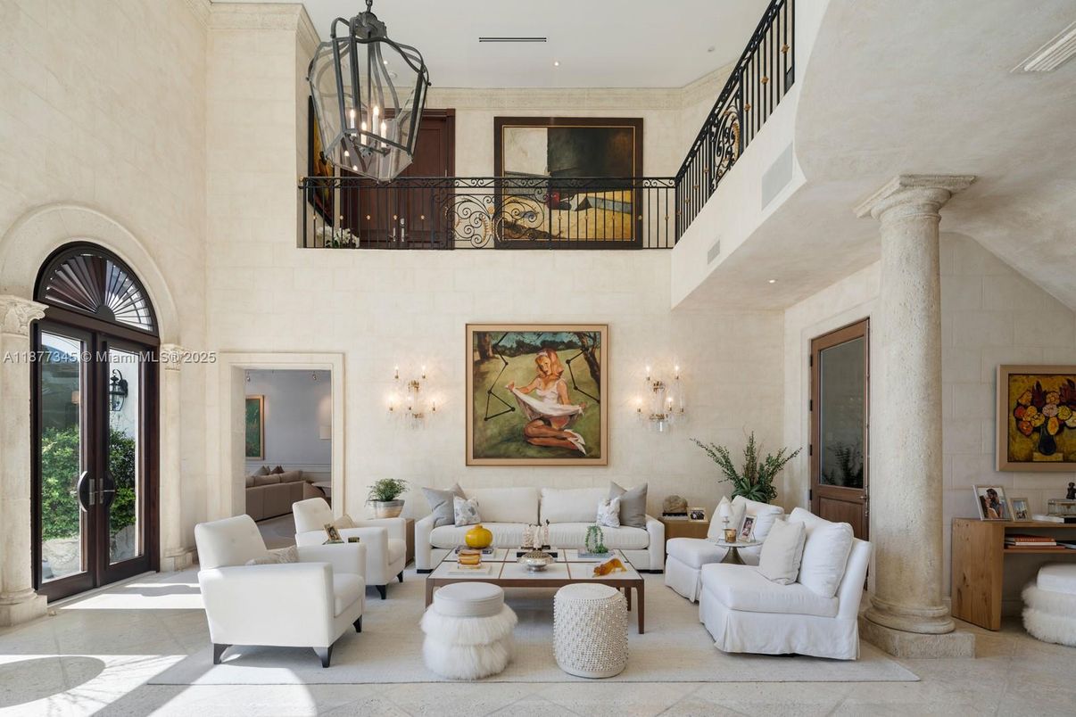 Interior, Living room, Pendant Lights, Recessed Lighting