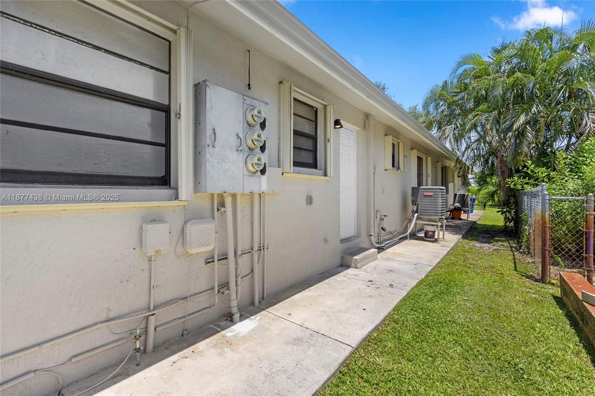 Backyard, Exterior