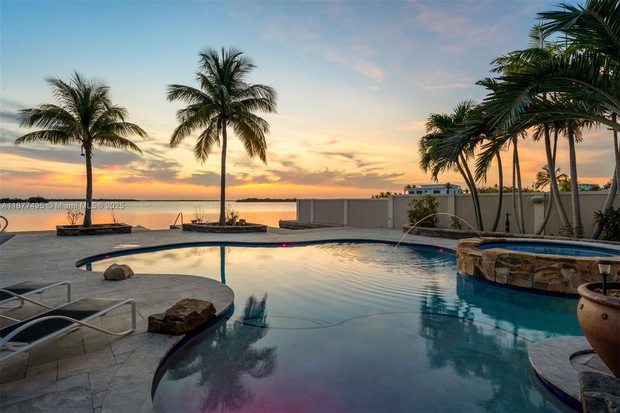 Exterior, Pool, Water