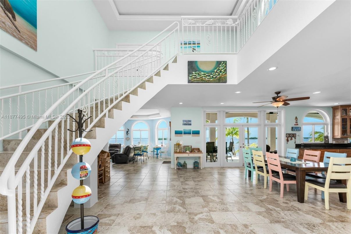 Dining room, Interior, Recessed Lighting