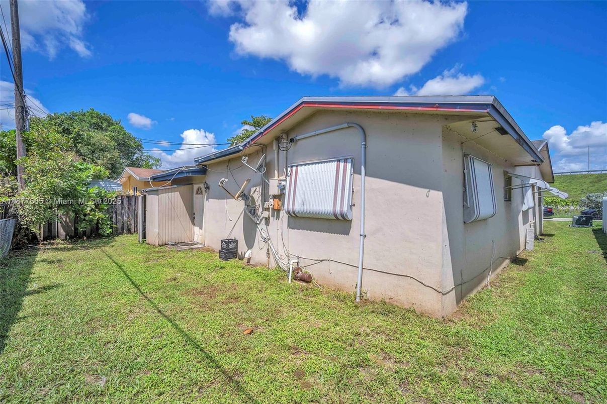 Backyard, Exterior
