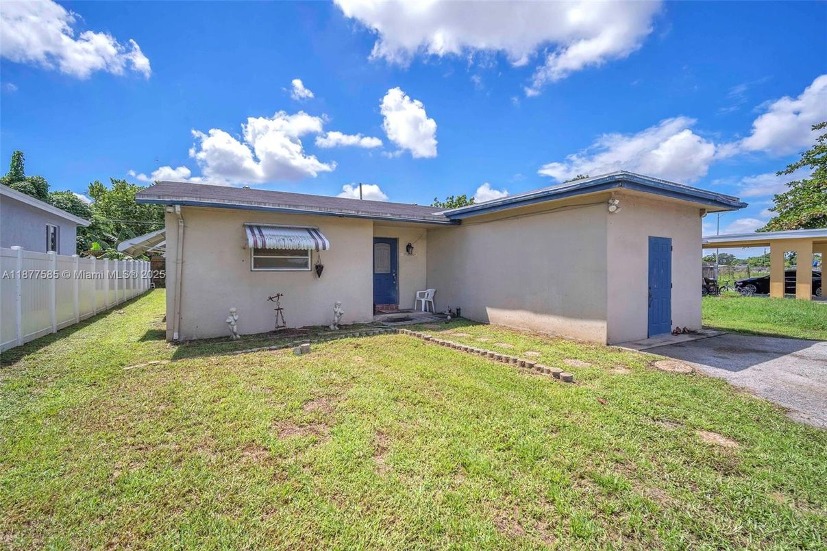 Backyard, Exterior