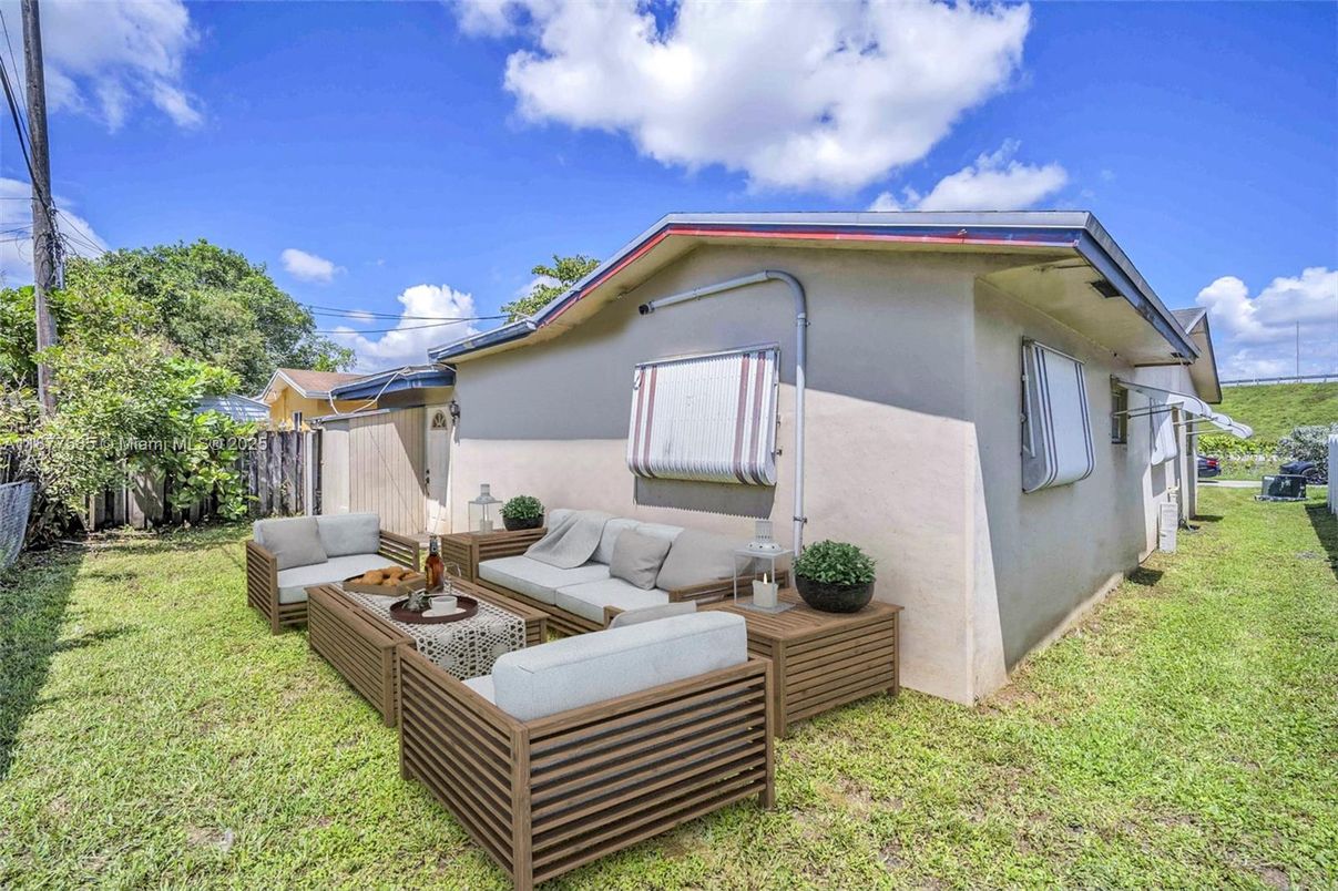 Backyard, Exterior