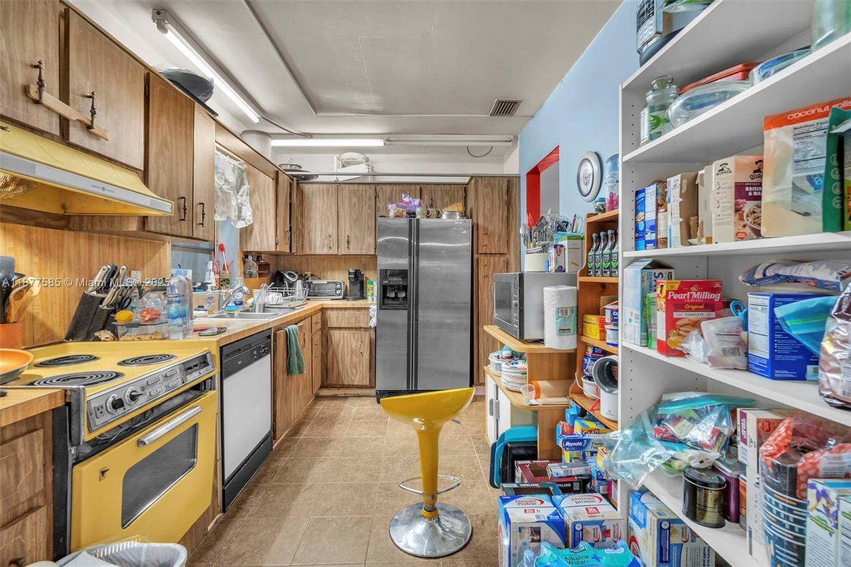 Interior, Kitchen, Stainless Steel Appliances