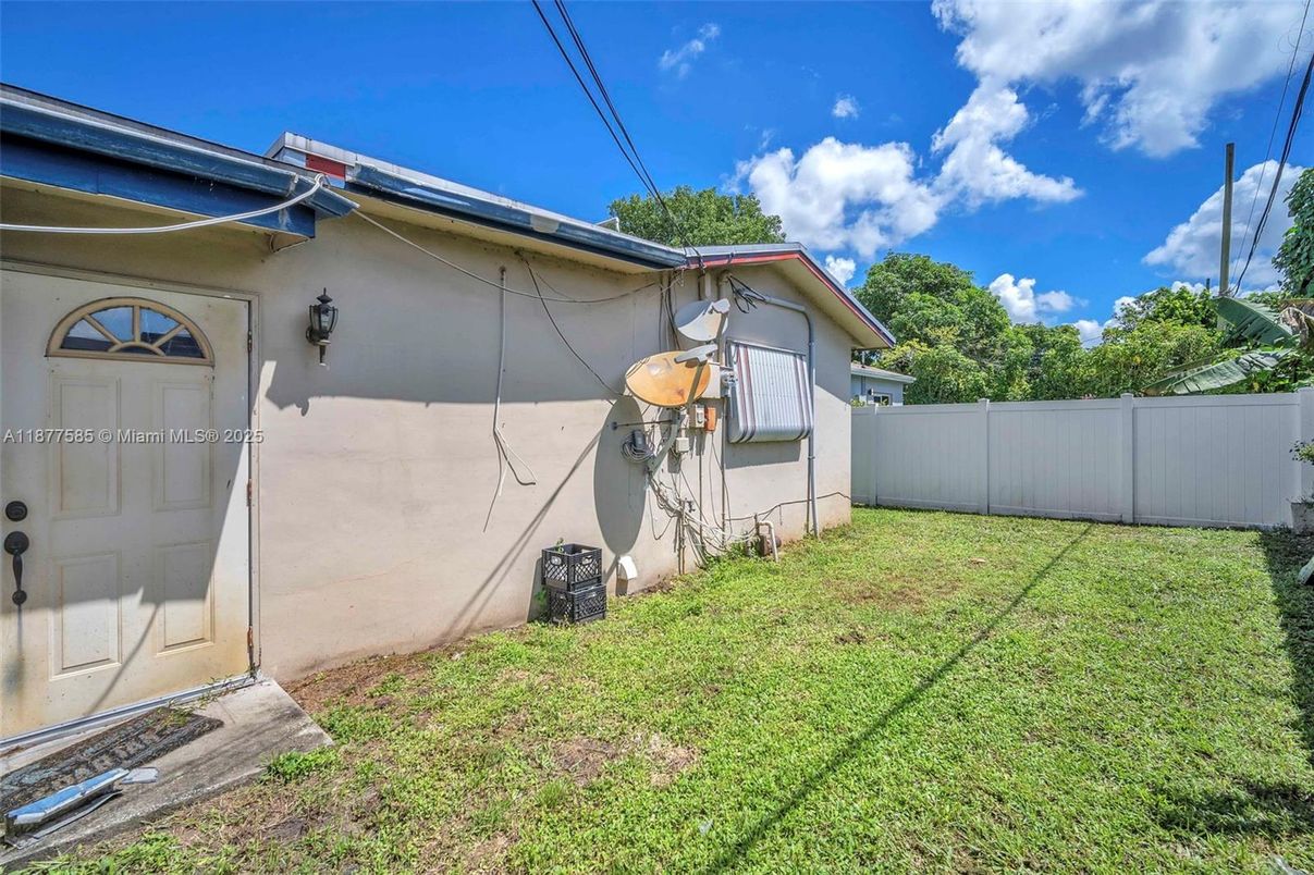 Backyard, Exterior