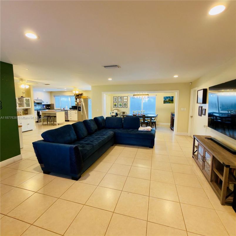 Dining room, Interior, Kitchen, Living room, Recessed Lighting
