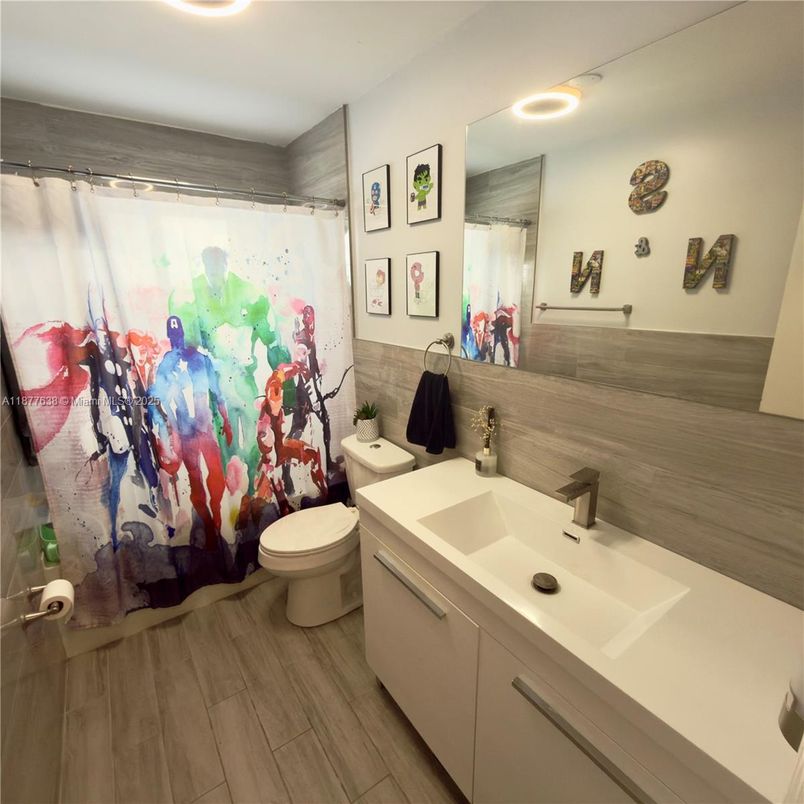 Bathroom, Interior, Recessed Lighting, Wood Texture Flooring