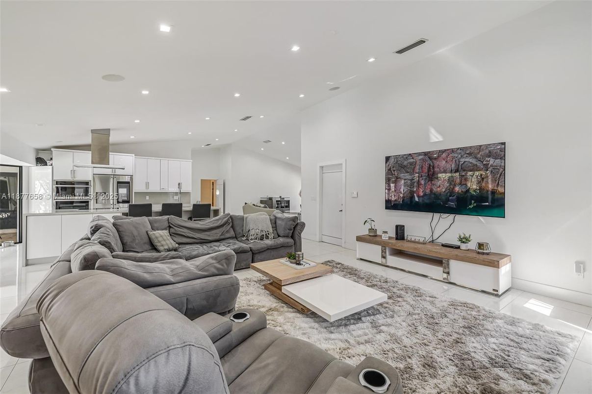 Interior, Kitchen, Living room, Recessed Lighting, Stainless Steel Appliances