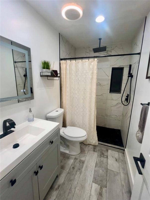 Bathroom, Interior, Marble Walls, Recessed Lighting, Wood Texture Flooring