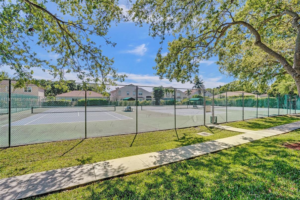 Exterior, Tennis Courts