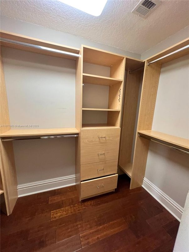 Interior, Walk-in Closets, Wood Texture Flooring