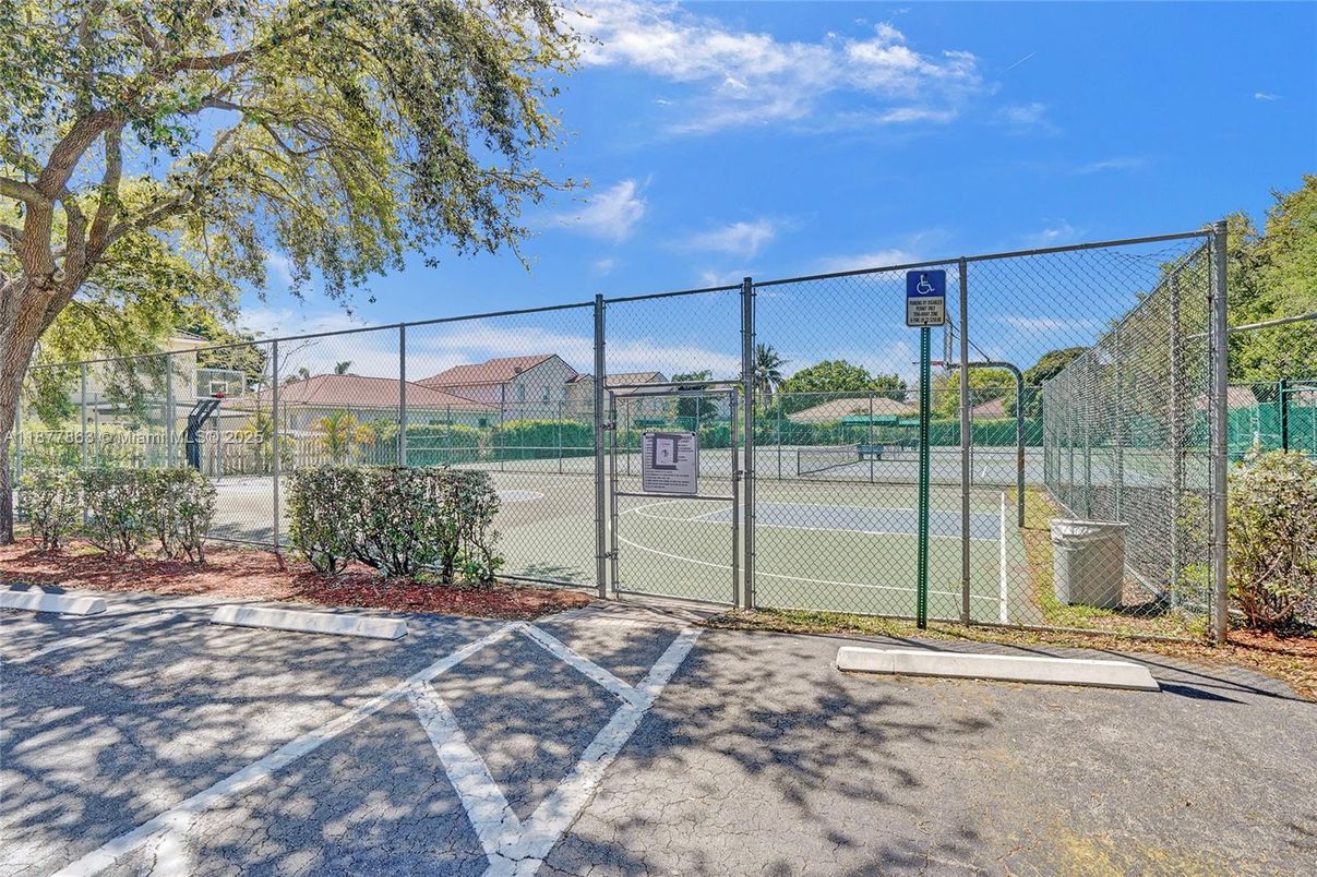Exterior, Tennis Courts