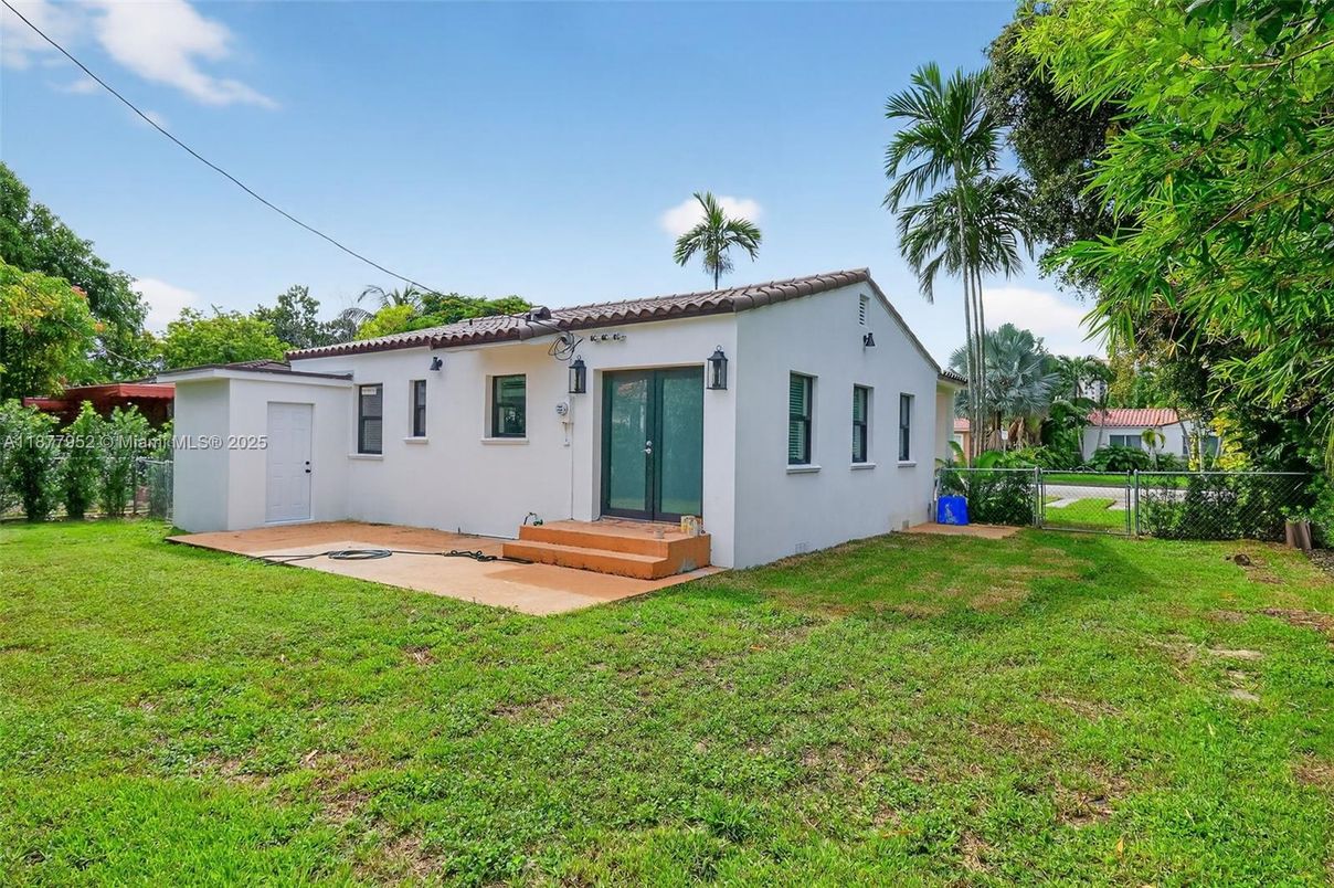 Backyard, Exterior