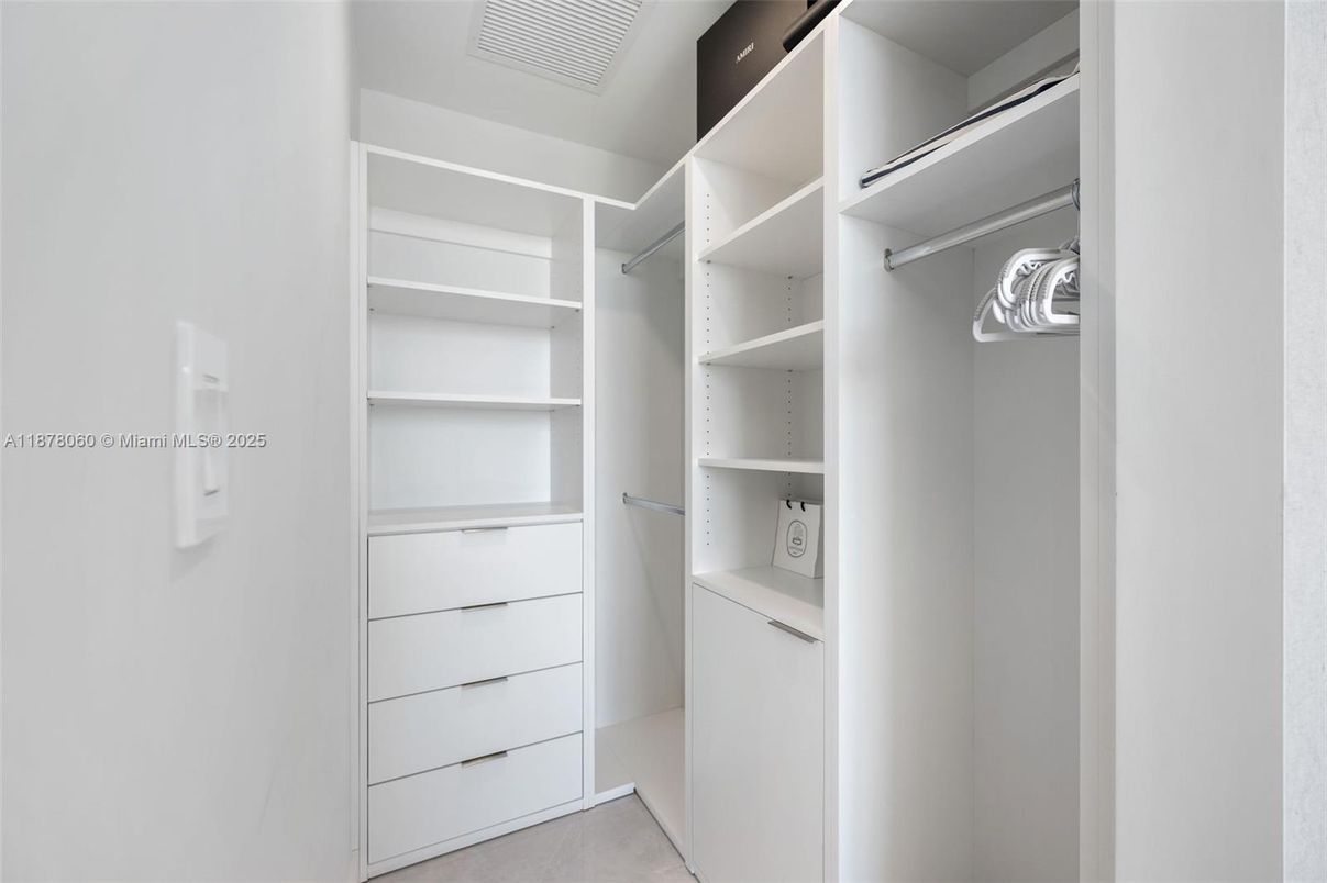 Interior, Walk-in Closets