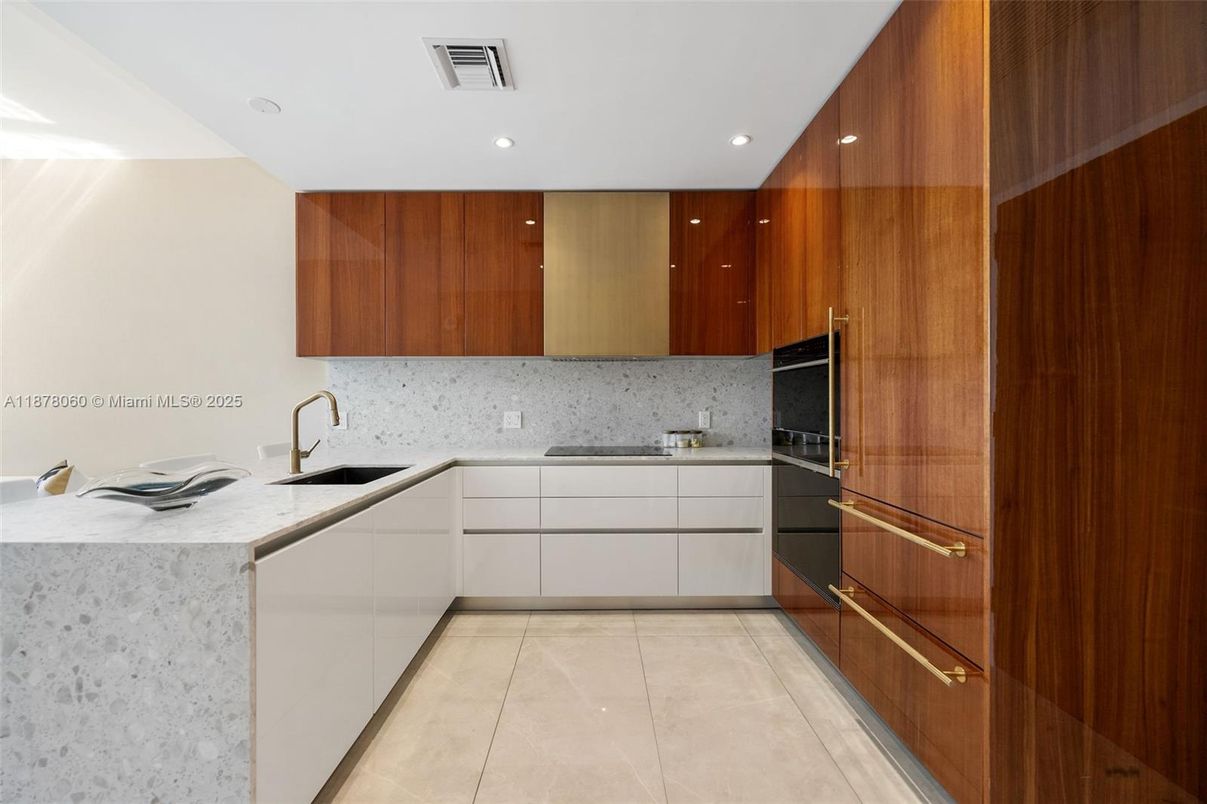 Interior, Kitchen, Recessed Lighting