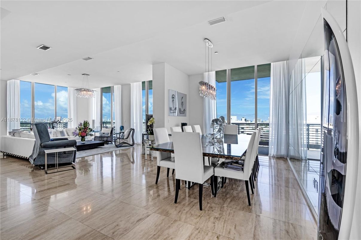 Chandelier, Dining room, Interior, Living room, Water