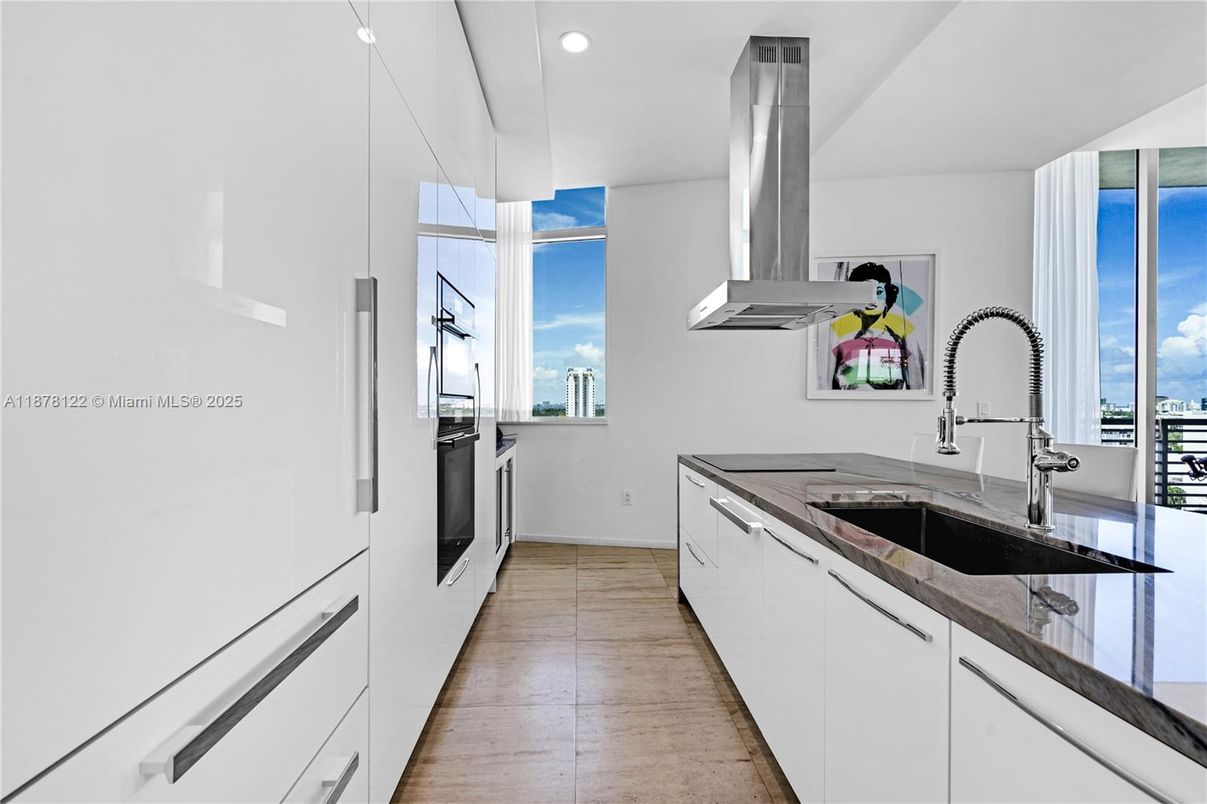 Interior, Kitchen, Recessed Lighting, Water