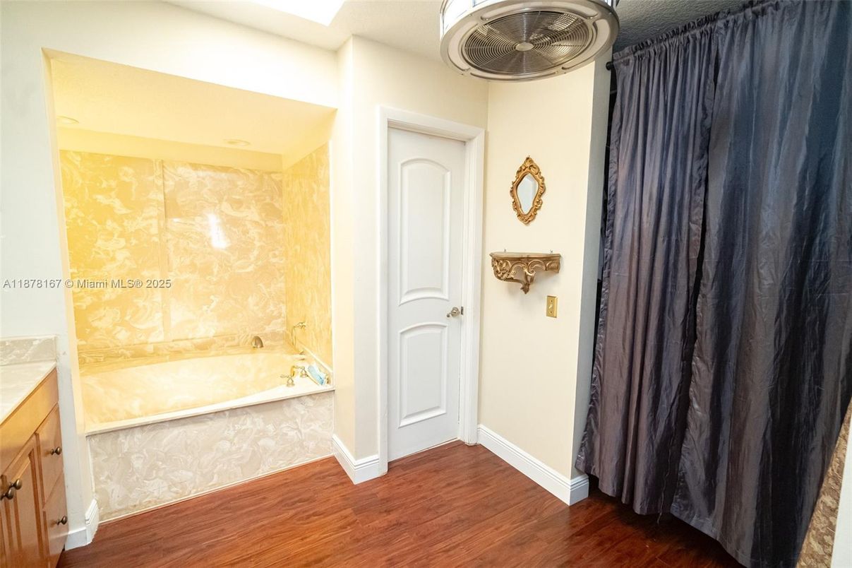 Bathroom, Interior, Wood Texture Flooring