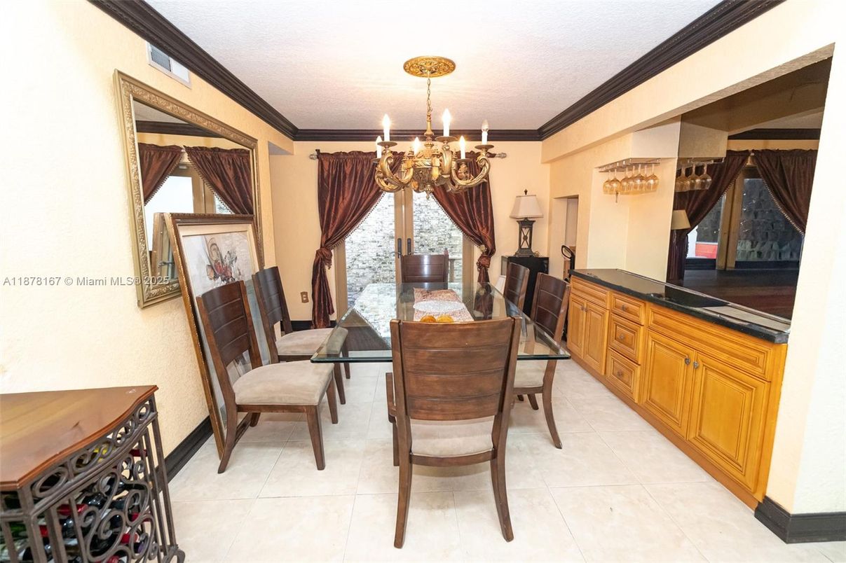 Chandelier, Dining room, Interior