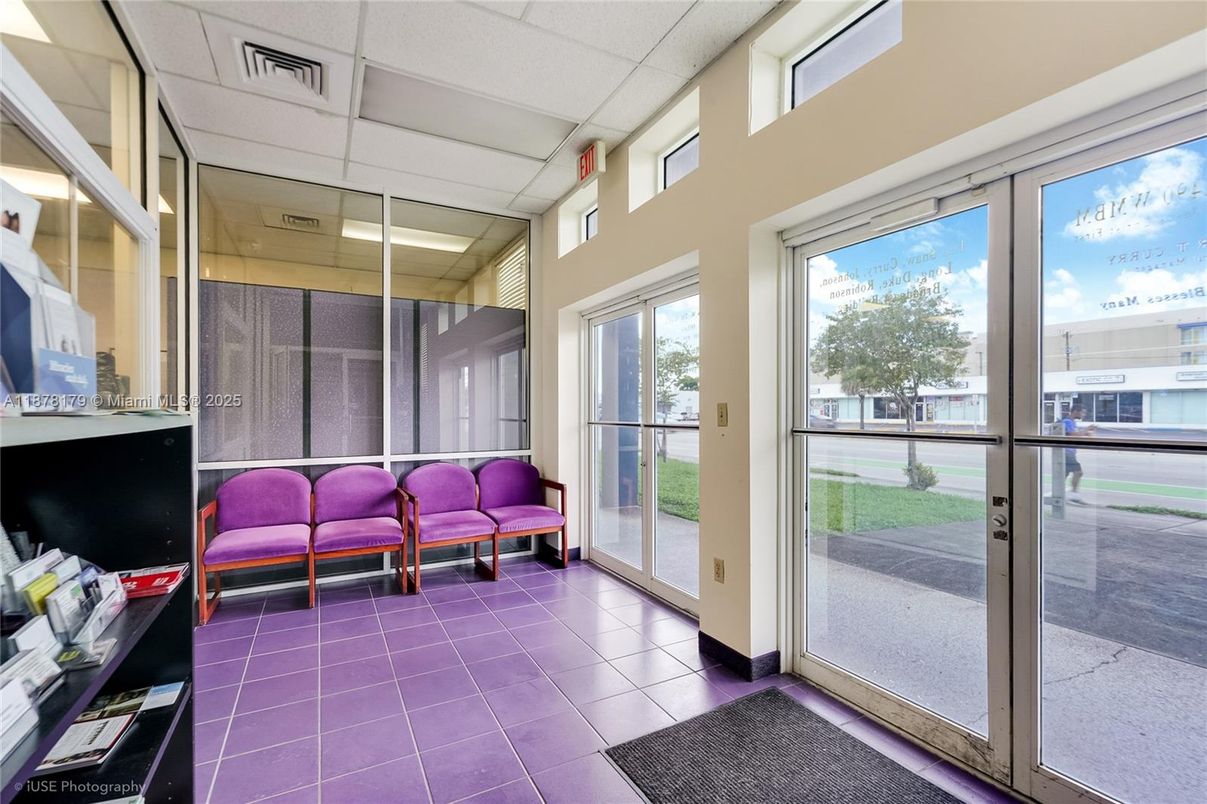 Interior, Sun Room, Water