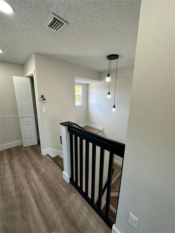 Interior, Pendant Lights, Recessed Lighting, Wood Texture Flooring