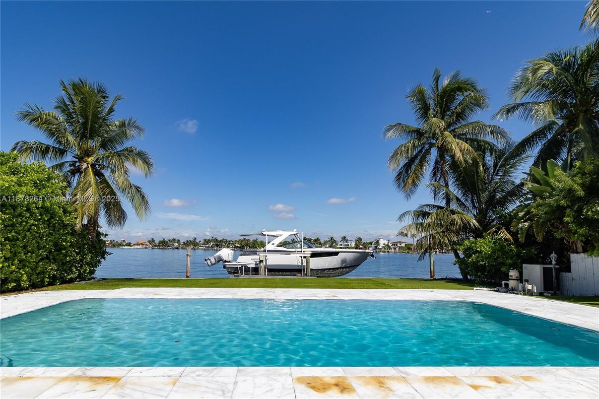 Exterior, Pool, Water