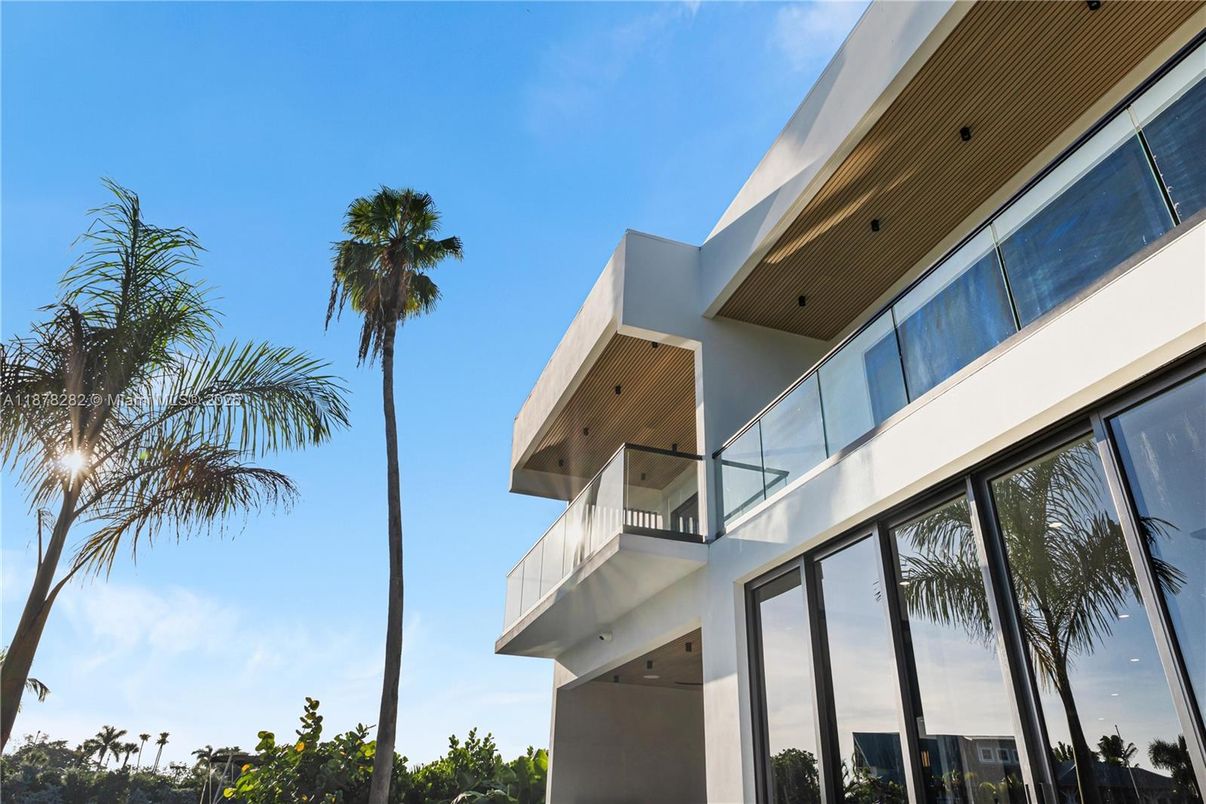 Exterior, Facade, None